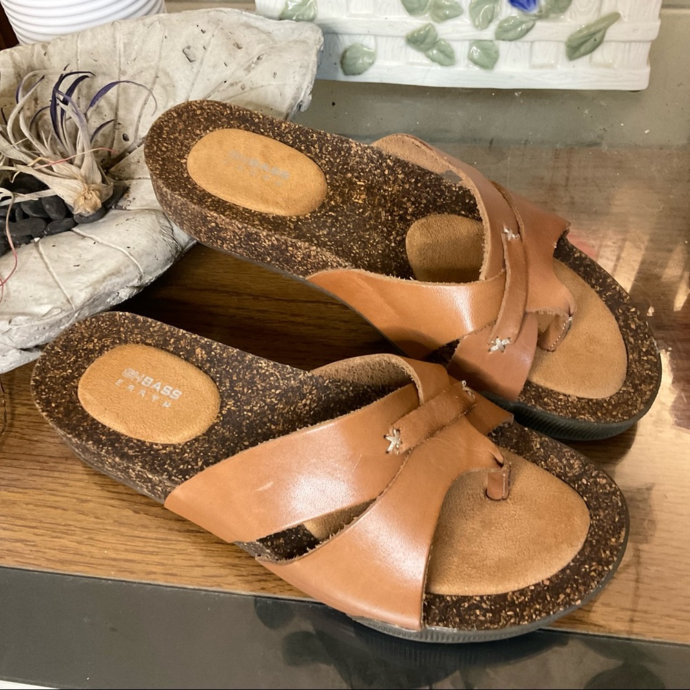 G.H. BASS EARTH CHELSEA LEATHER SANDALS SZ 7